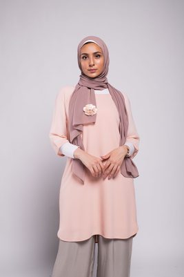 EMMA Scarf Dazzle In Mauve with an embroidered sequin flower and diamond on it