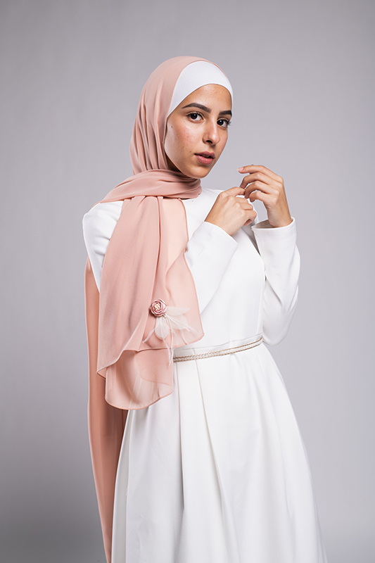Diva in Blush EMMA Scarf Dazzle in Blush The satin flower is surrounded by organza leafs and feathers on a blush chiffon