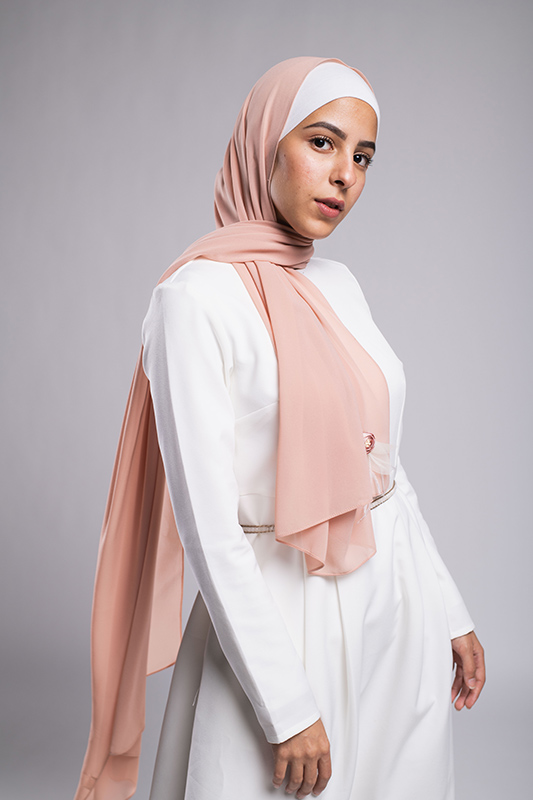 Diva In Blush EMMA Scarf Dazzle in Blush The satin flower is surrounded by organza leafs and feathers on a blush chiffon