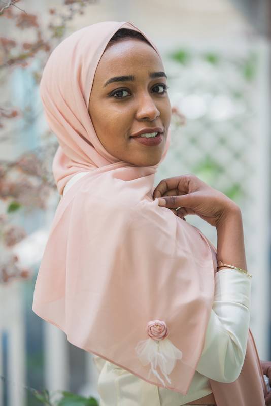 Diva in Blush EMMA Scarf black hijabi model in EMMA Scarf Diva in Blush