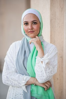 Hijabi Model in EMMA Scarf Apple Crunch in the colors of apple green and grey