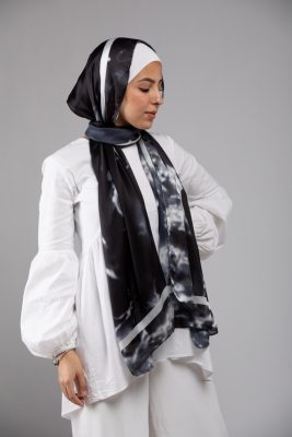 Hijabi Model in EMMA Scarf Black Marbe with her hand on her waist