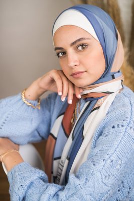 Havana Jeans by EMMA. Style: abstract hijab