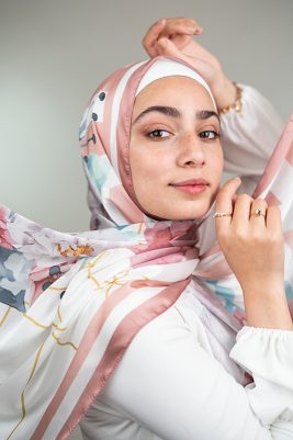 EMMA-Parisienne-Rose