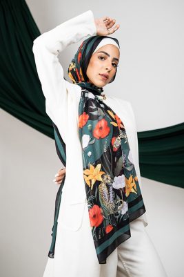 Leo Diva by EMMA. Colors: emerald green