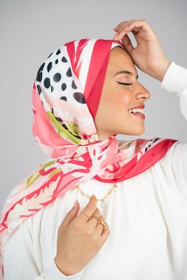 Tropica by EMMA. Colors: fuchsia hijab